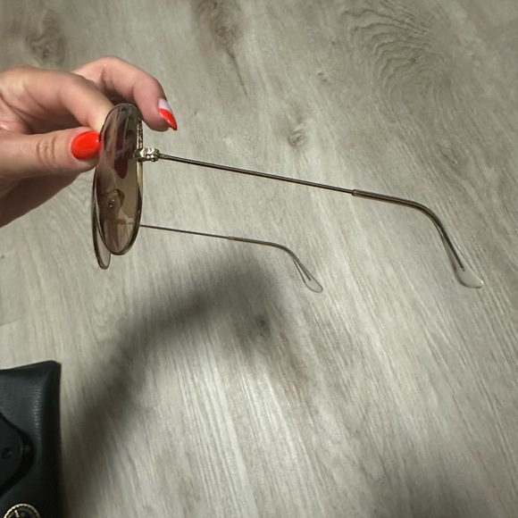 Ray-ban Aviator Sunglasses - Picture 5 of 6